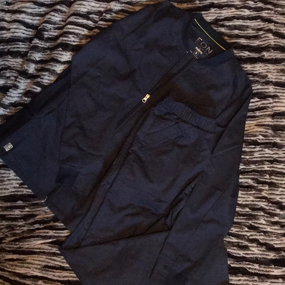 Eon by Maevn Scrub Set NWOT Small